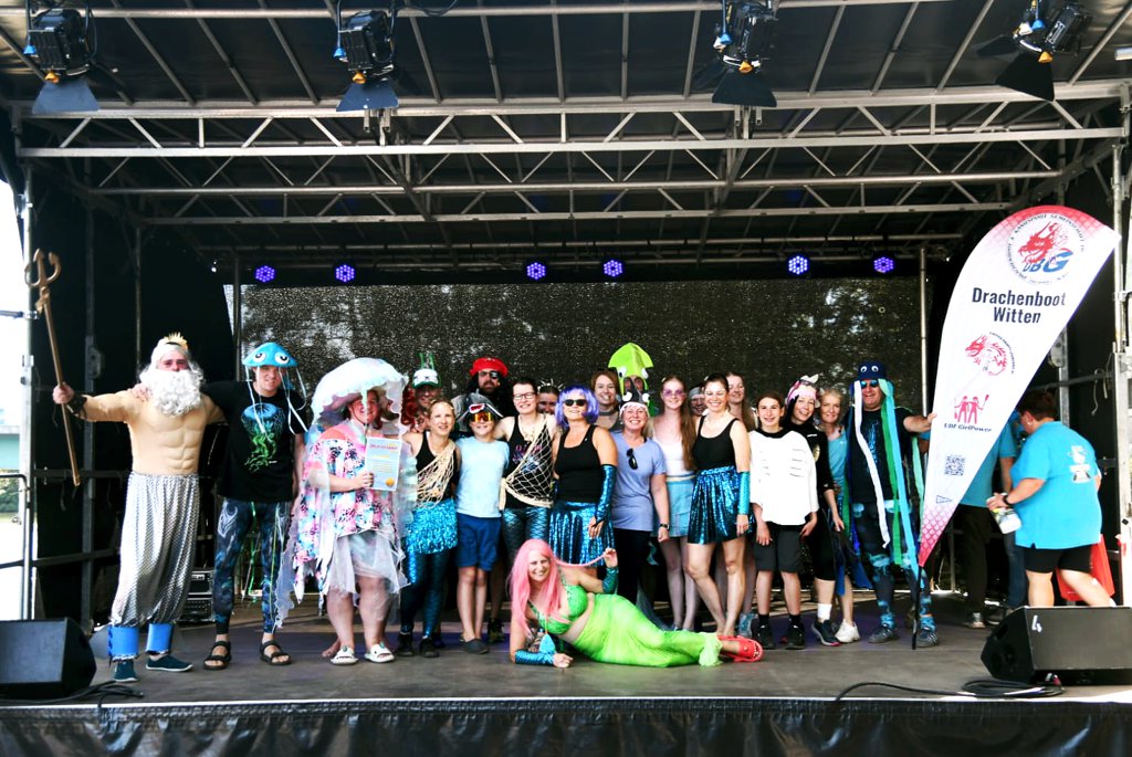 Siegerehrung für die United Dragon Fighters beim Drachenboot-Festival Mülheim 2025