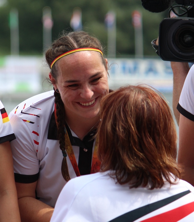 Nadine bei der Siegerehrung des kleinen Mixer auf 2000m